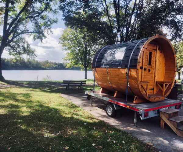 Mobile Sauna mit Panoramafenster Riedsauna für 4 Personen